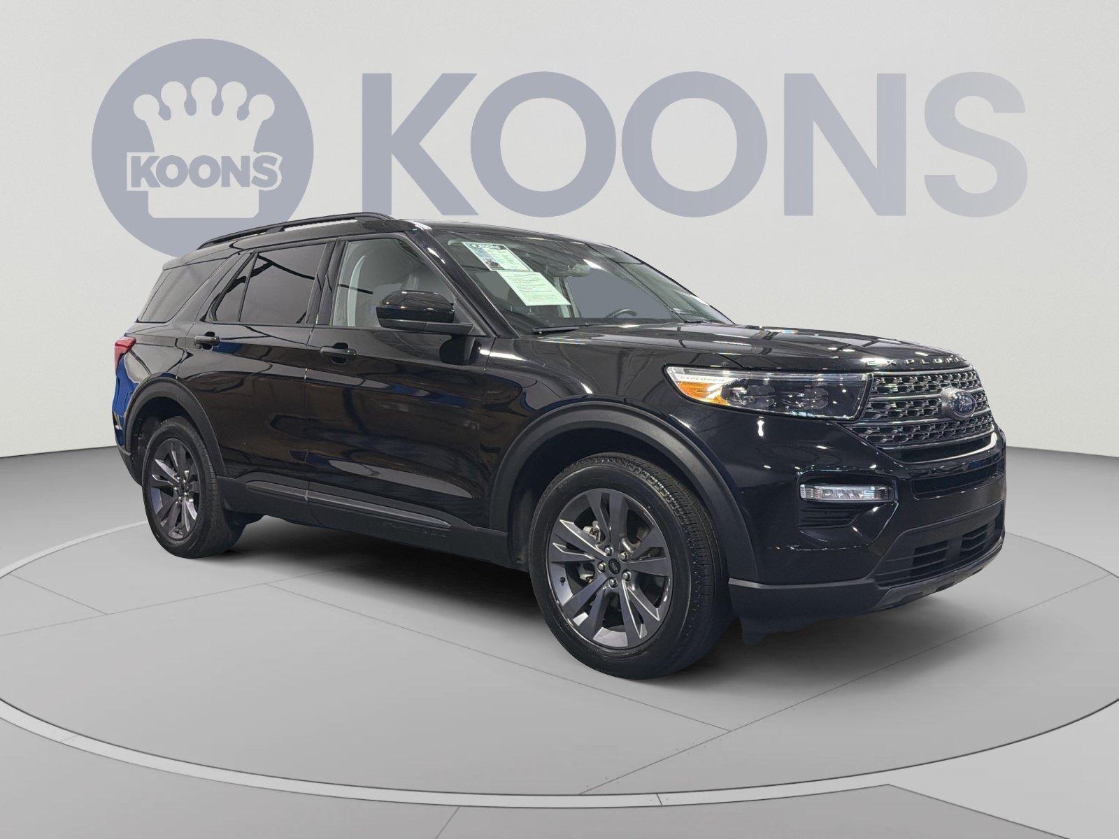 Used 2023 Ford Explorer XLT w/ Equipment Group 202A AWD/4WD image 10