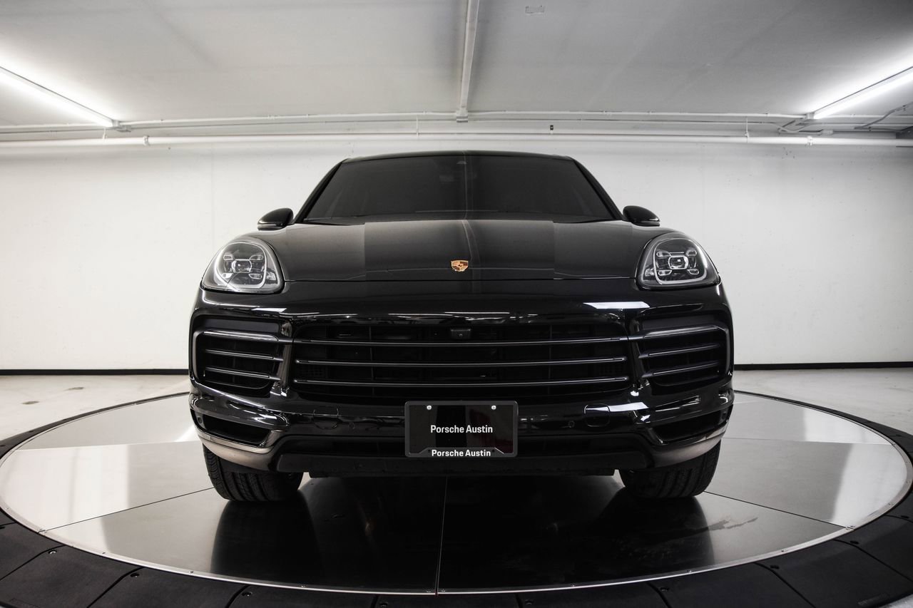 Certified 2023 Porsche Cayenne Platinum Edition image 10