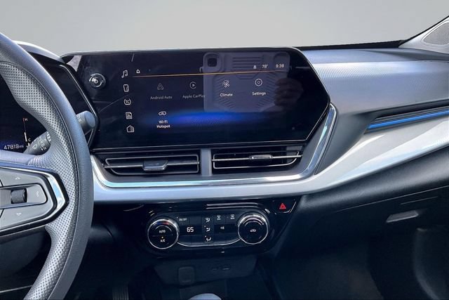 Used 2025 Chevrolet Trax LT FWD image 9