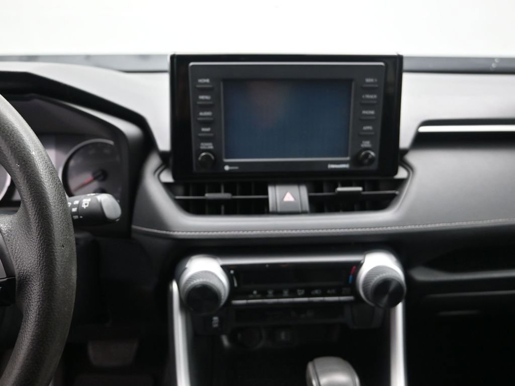 Used 2020 Toyota RAV4 LE FWD image 12
