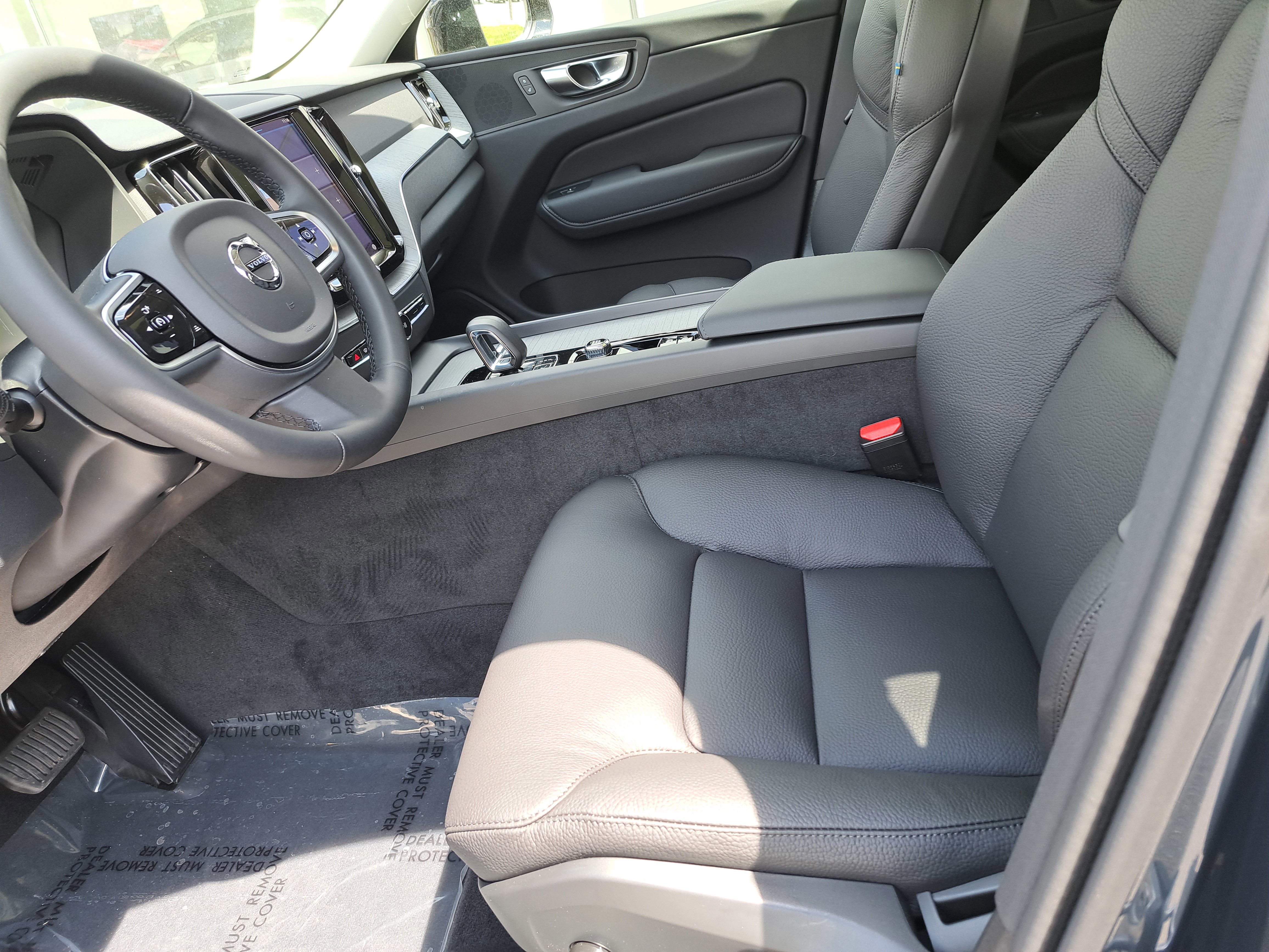 New 2025 Volvo XC60 T8 Plus w/ Protection Package Premier image 7
