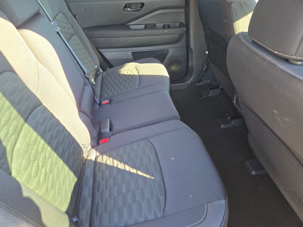 New 2025 Nissan Pathfinder SV w/ Black Appearance Package image 13