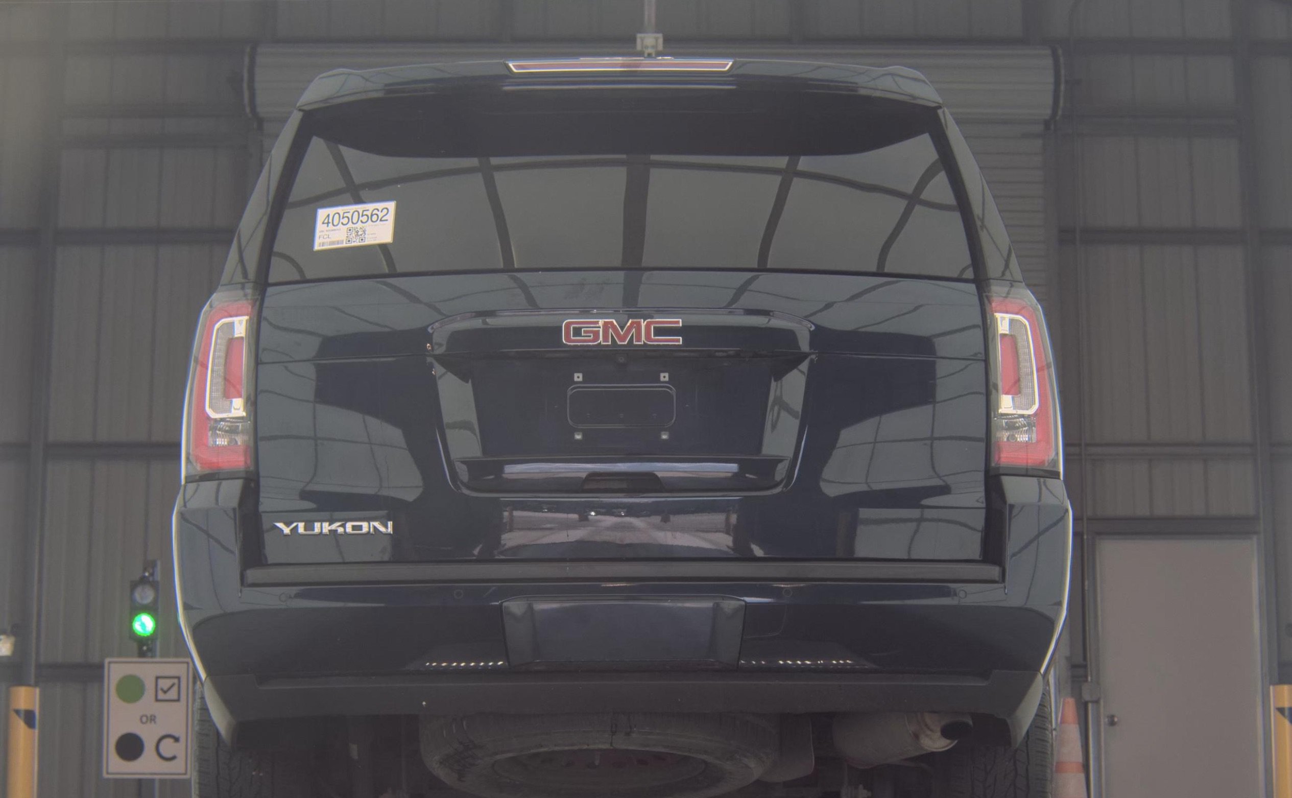 Used 2019 GMC Yukon SLE w/ SLE Value Package AWD/4WD image 4
