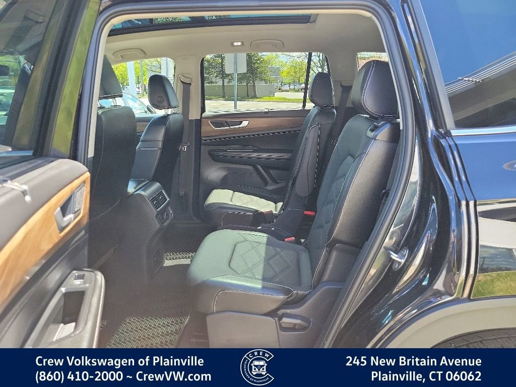 Used 2024 Volkswagen Atlas SE AWD/4WD image 15