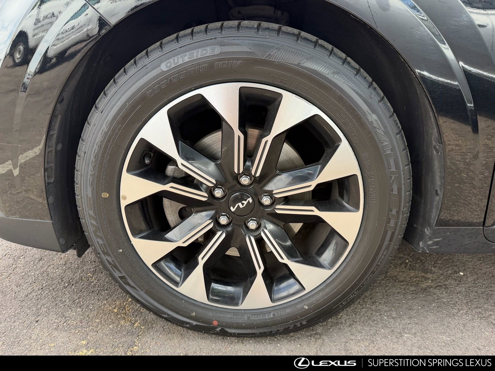 Used 2022 Kia Carnival EX FWD image 6