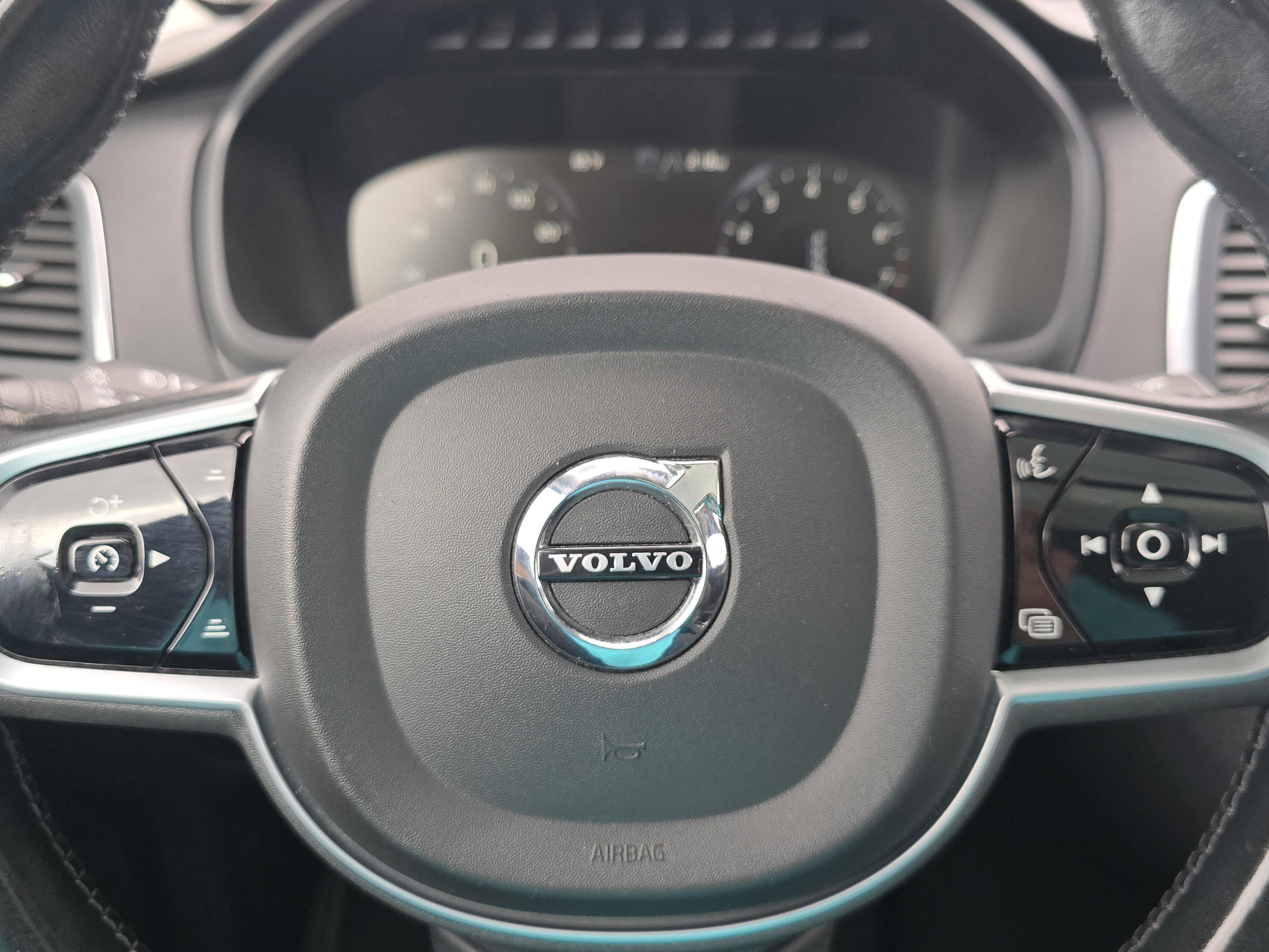 Used 2021 Volvo XC90 T6 Momentum image 17