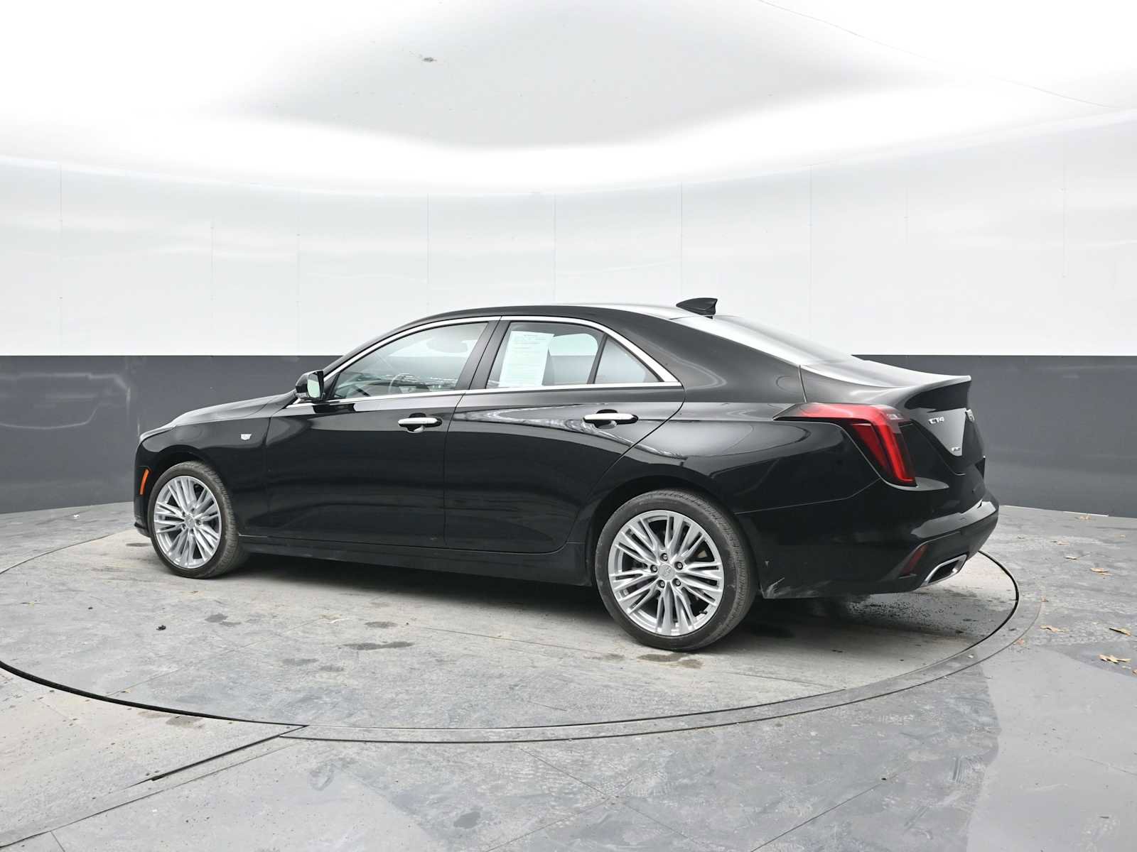 Used 2023 Cadillac CT4 Premium Luxury image 2