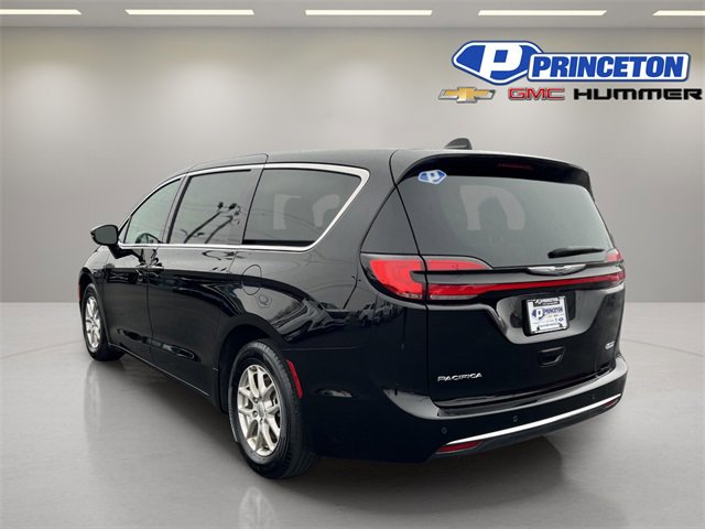 Used 2024 Chrysler Pacifica Touring-L image 5