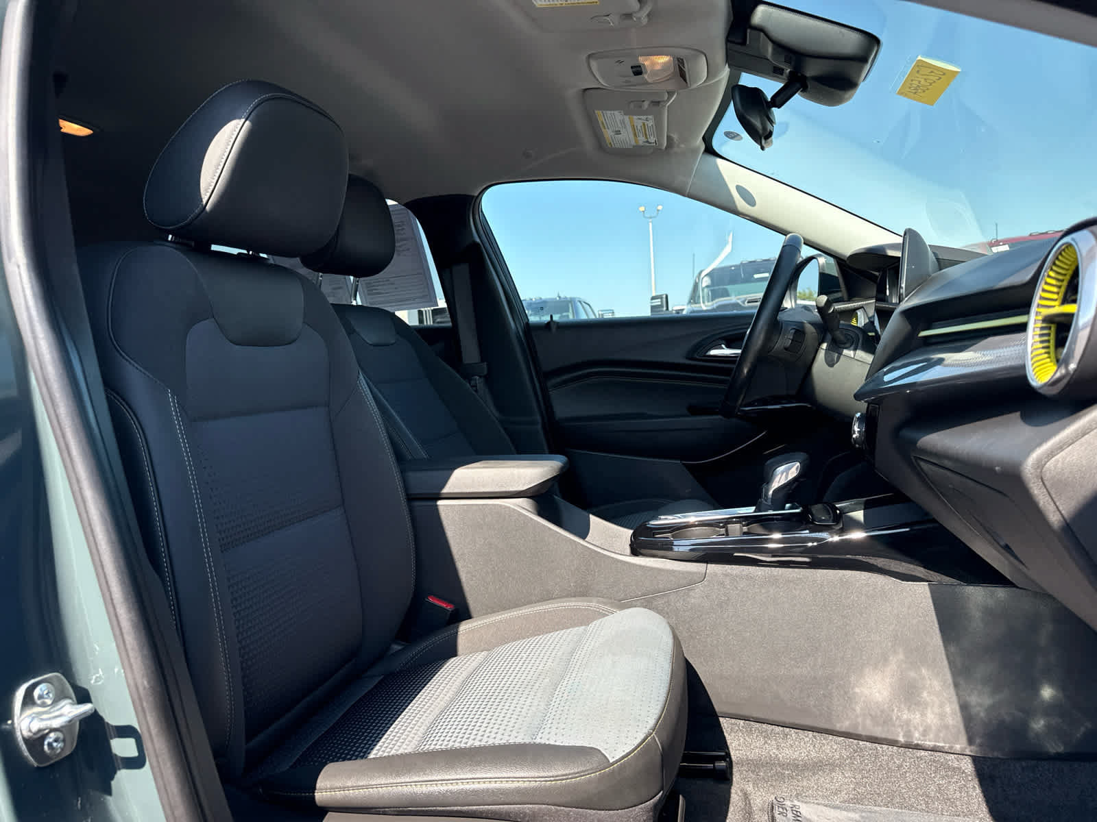 Certified 2025 Chevrolet Trax LT w/ LT Convenience Package FWD image 23