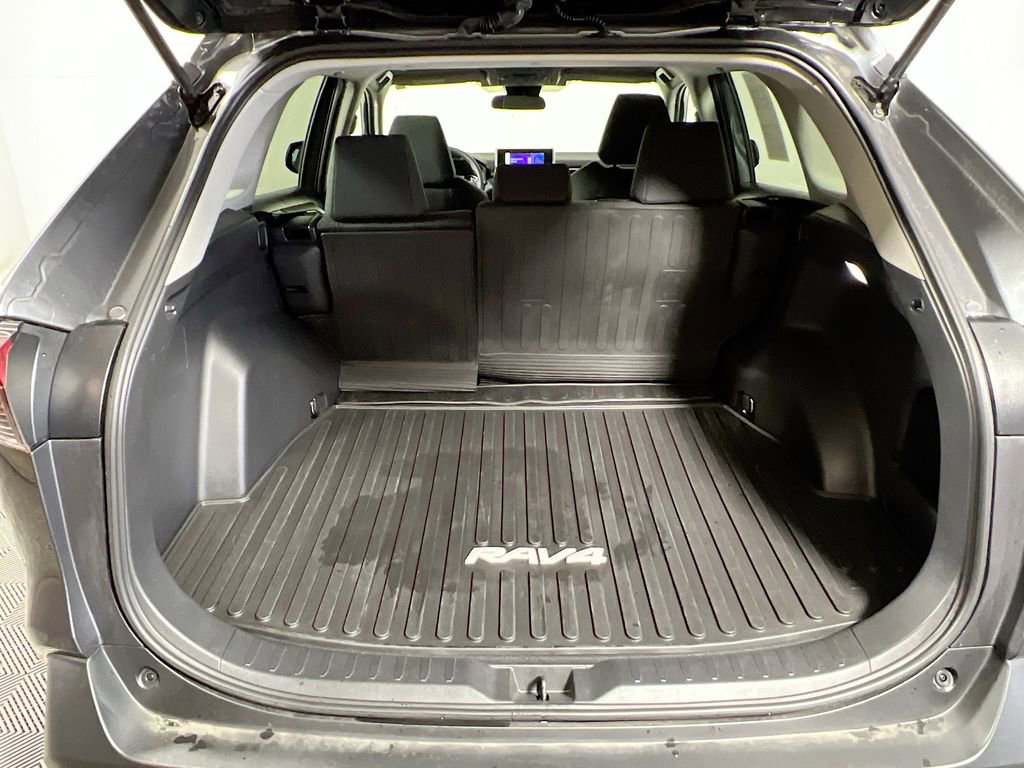 Used 2023 Toyota RAV4 LE AWD/4WD image 23