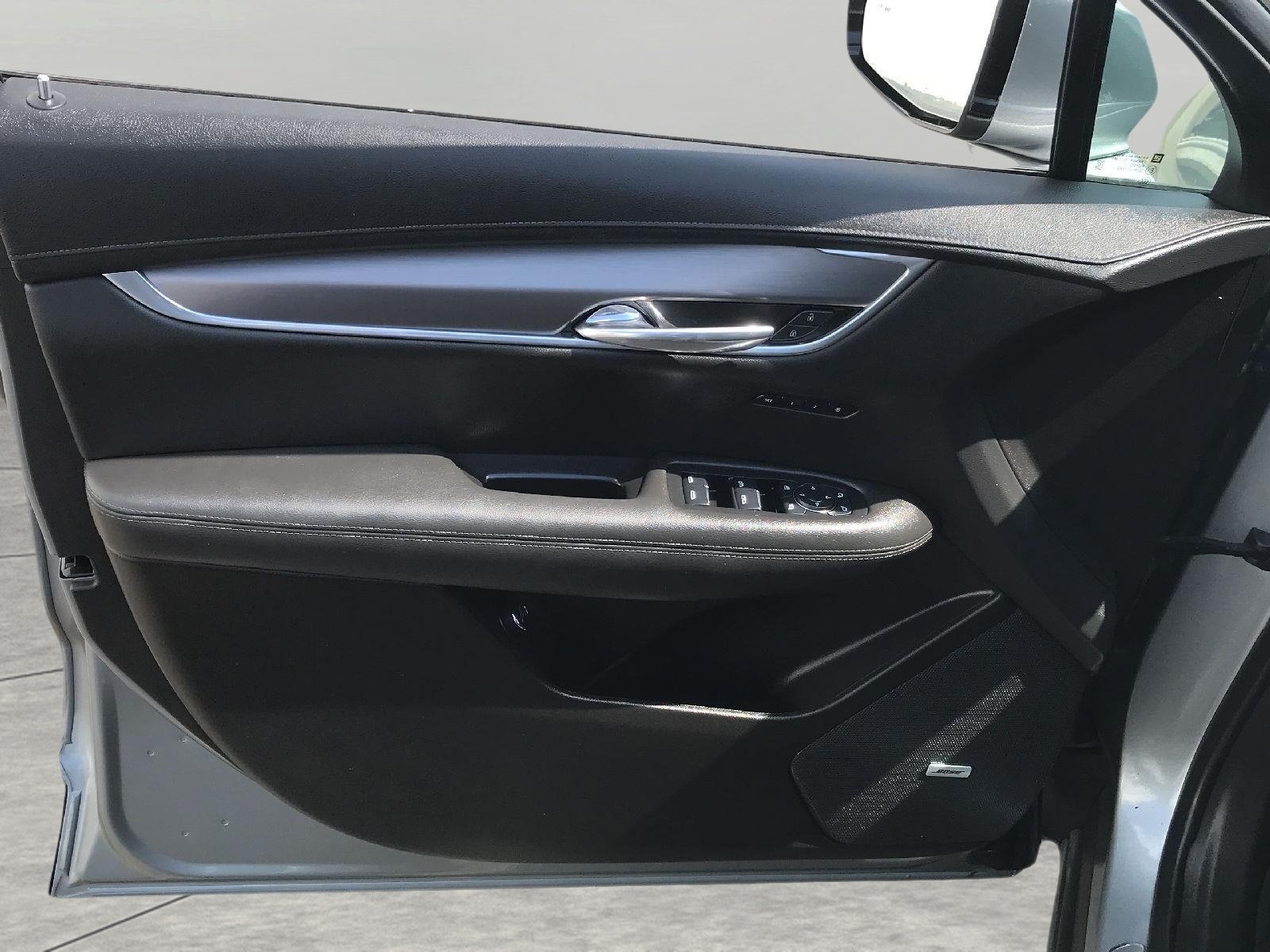 Certified 2024 Cadillac XT6 Luxury w/ LPO, Floor Liner Package AWD/4WD image 29