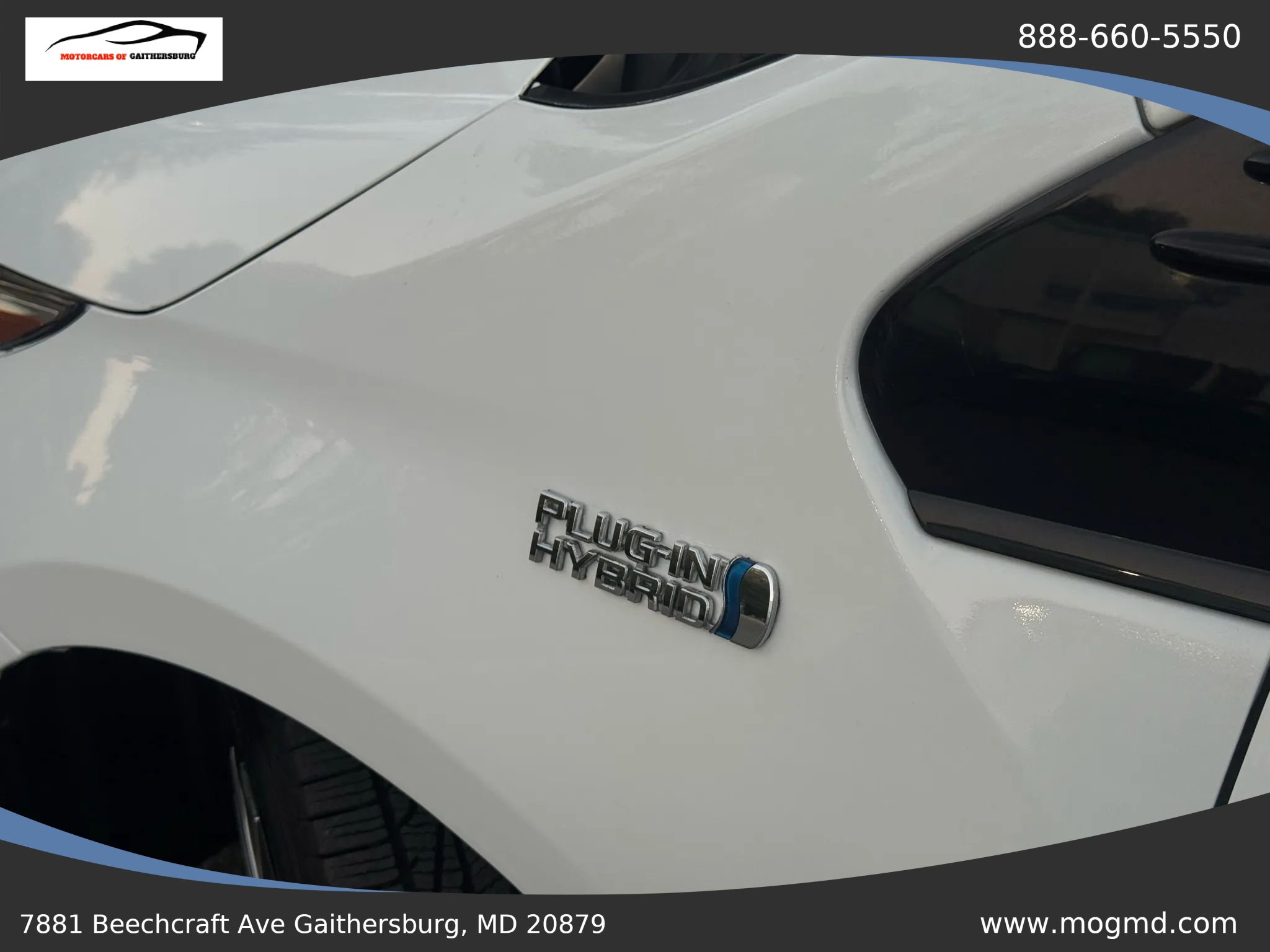 Used 2018 Toyota Prius Prime Plus w/ Carpet Mat Package FWD image 3