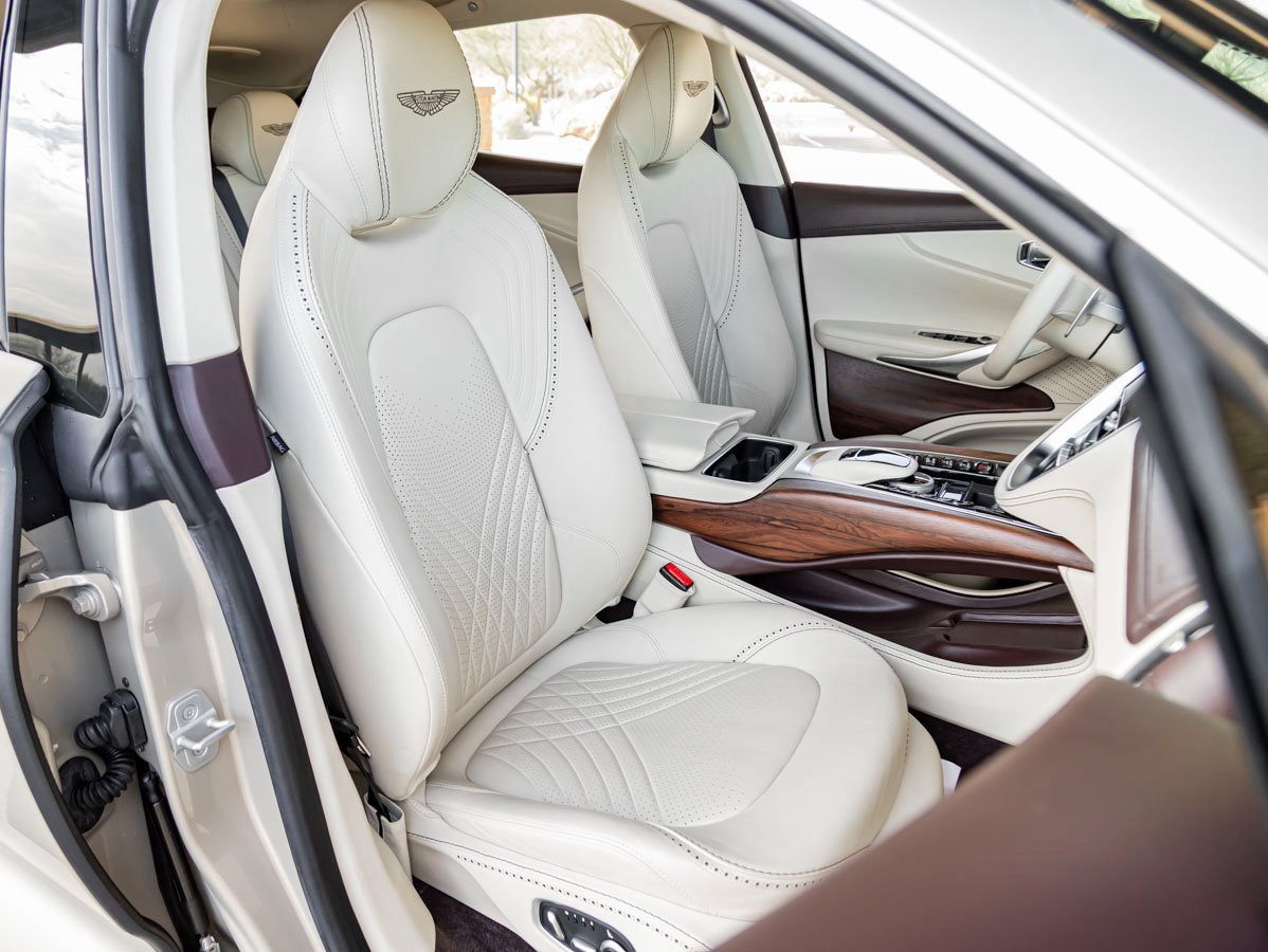 Used 2021 Aston Martin DBX image 23
