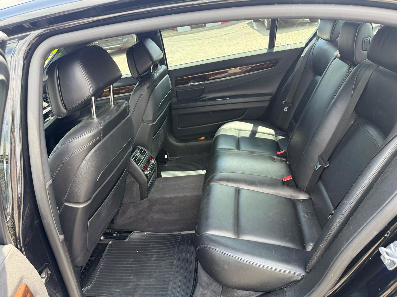Used 2013 BMW 750Li RWD image 23