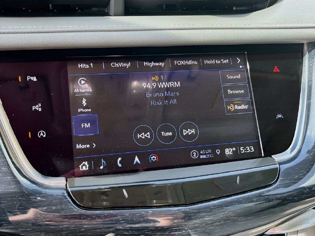 Used 2024 Cadillac XT6 Premium Luxury w/ Technology Package FWD image 15