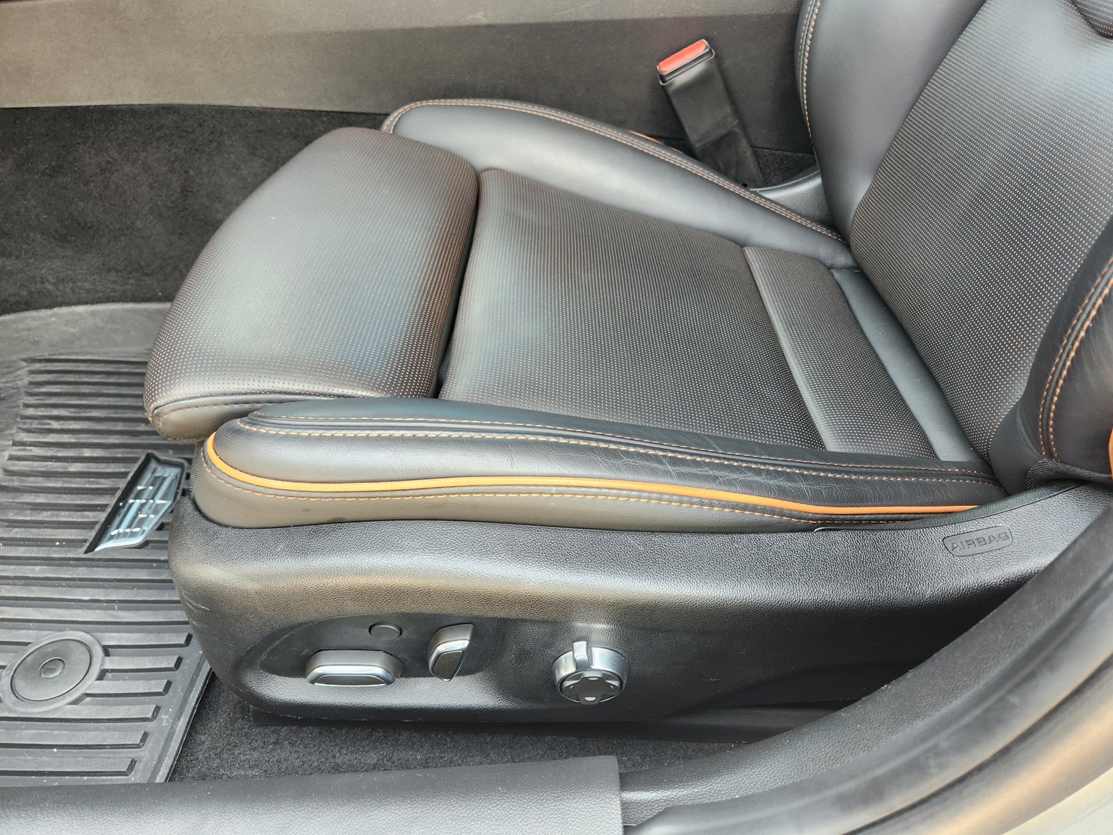 Used 2023 Cadillac CT4 Sport w/ Climate Package RWD image 21