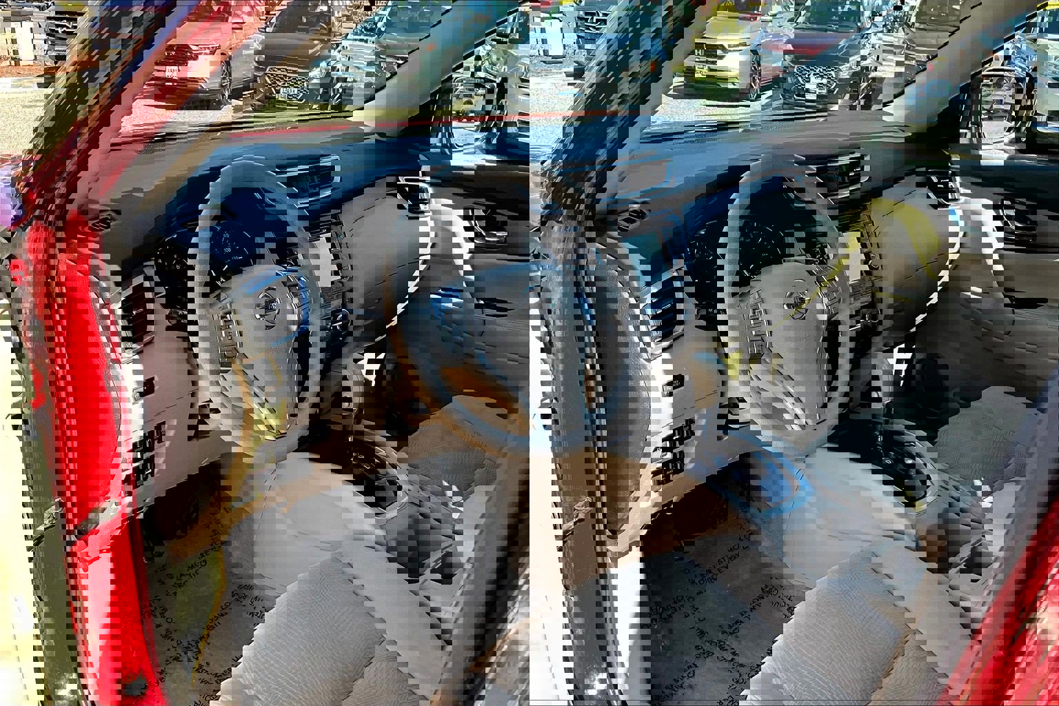 Used 2014 Nissan Rogue SV w/ SV Premium Package image 13