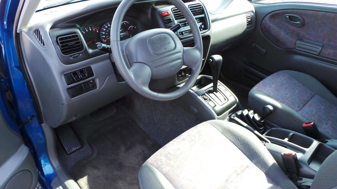 Used 2001 Chevrolet Tracker 4WD Convertible image 7