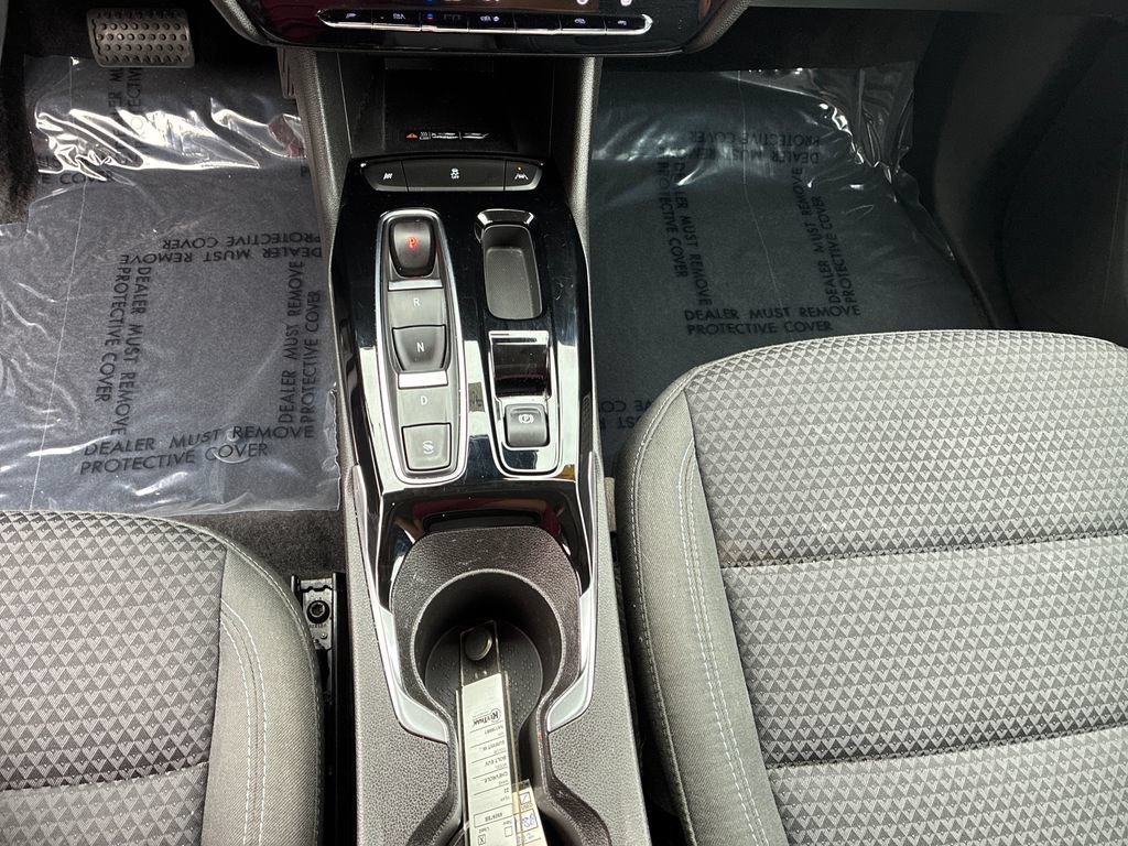 Used 2022 Chevrolet Bolt EUV LT w/ Comfort Package FWD image 15