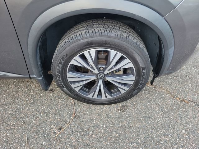 Used 2023 Nissan Rogue SV image 6