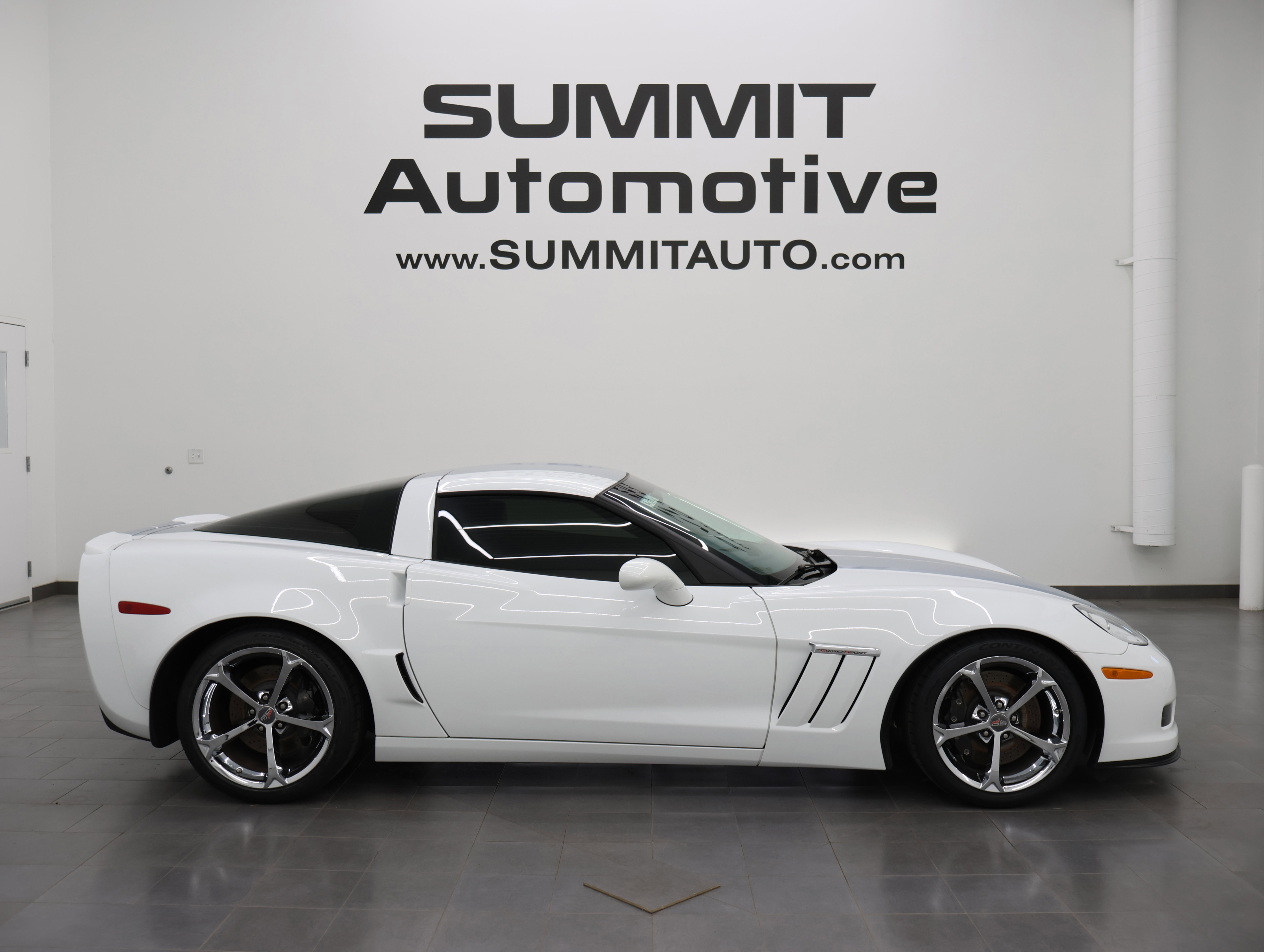 Used 2013 Chevrolet Corvette Grand Sport w/ 4LT Preferred Equipment Group RWD image 44