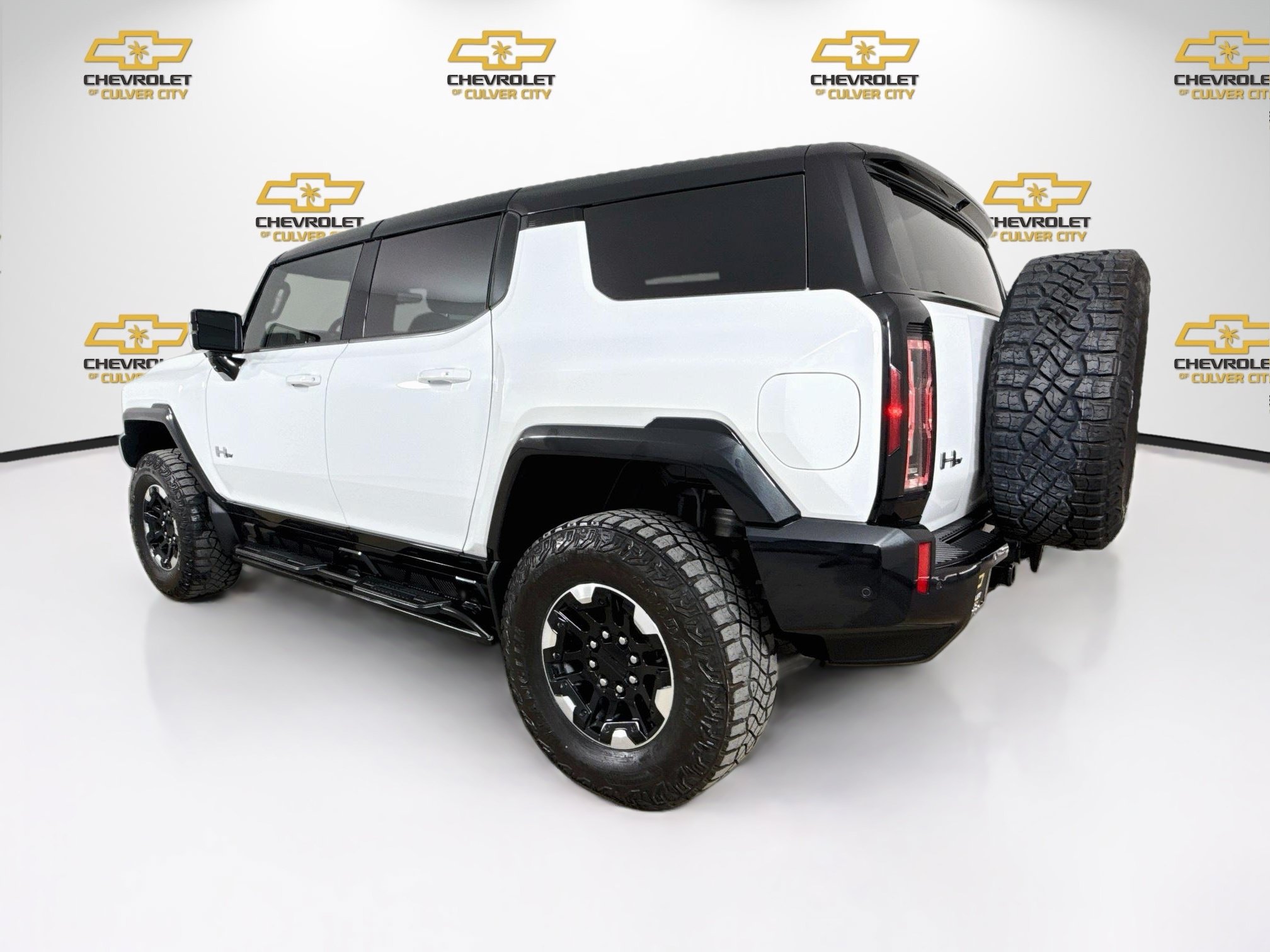 Used 2024 GMC Hummer EV 2X w/ Extreme Off-Road Package AWD/4WD image 6