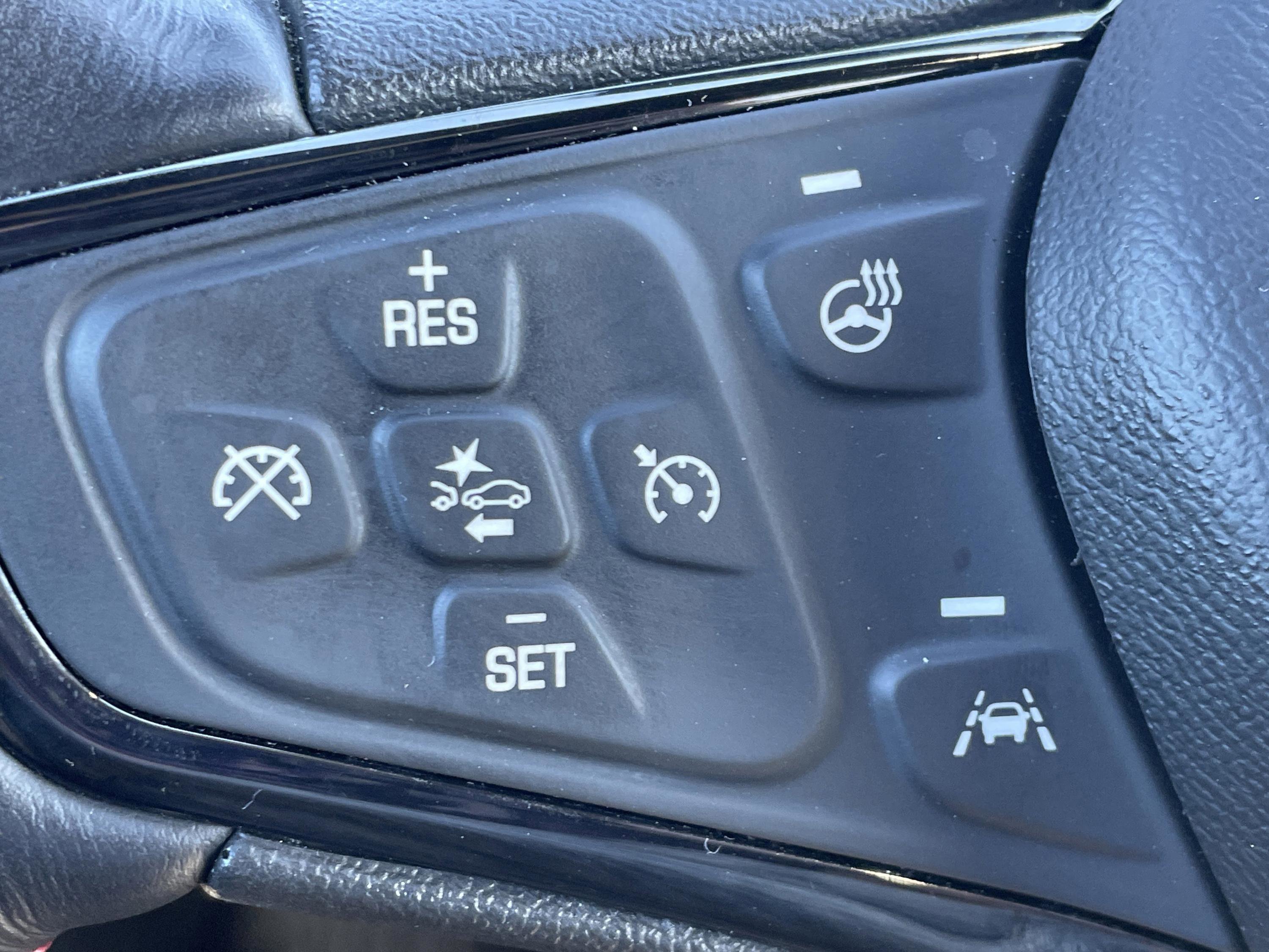 Used 2022 Chevrolet Equinox RS w/ RS Leather Package image 16