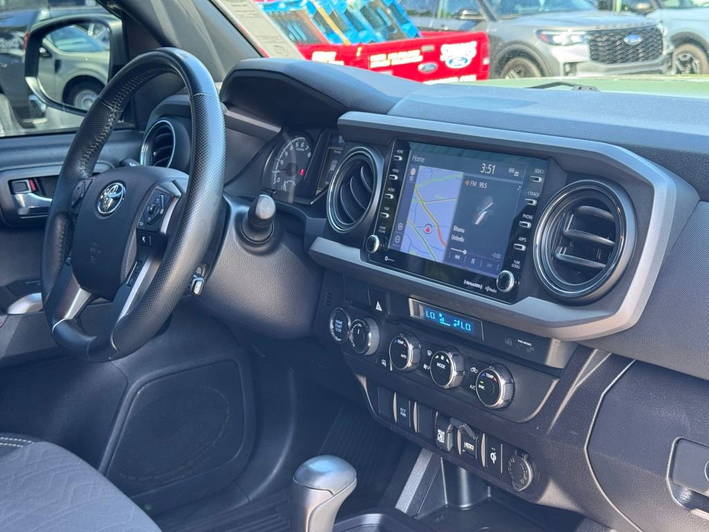 Used 2022 Toyota Tacoma TRD Off-Road AWD/4WD image 15