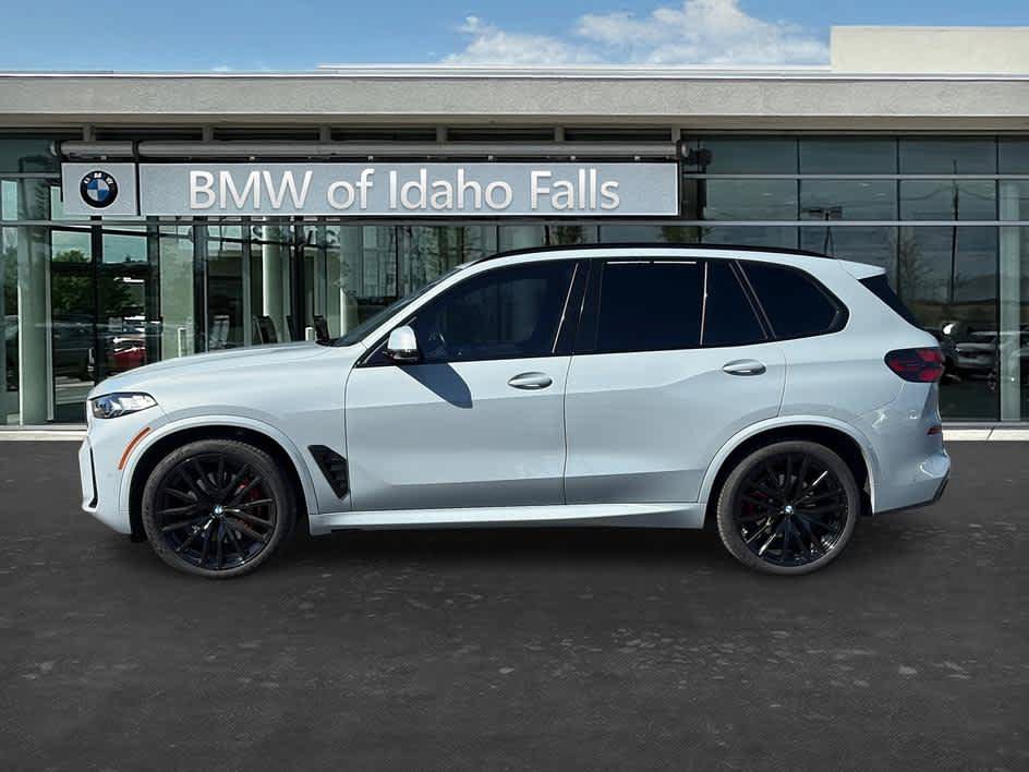 Used 2024 BMW X5 xDrive40i w/ M Sport Package AWD/4WD image 4