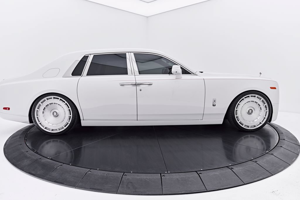 Used 2021 Rolls-Royce Phantom Sedan RWD image 17