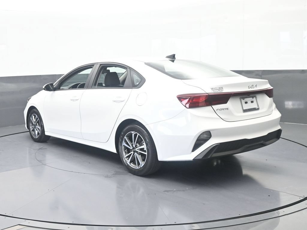 Used 2023 Kia Forte LXS FWD image 4