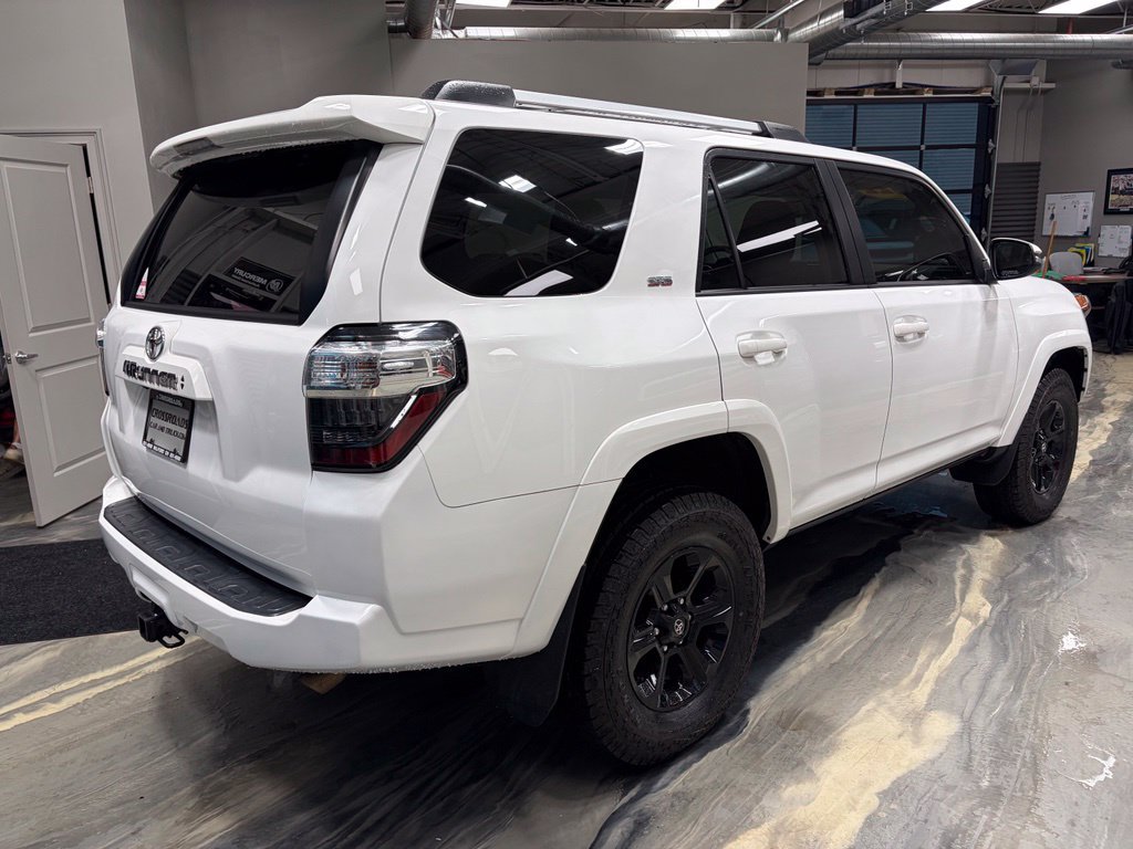 Used 2022 Toyota 4Runner SR5 Premium w/ Moonroof Package AWD/4WD image 39