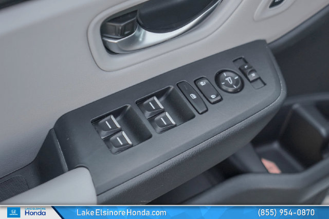Used 2025 Honda Pilot Touring image 14