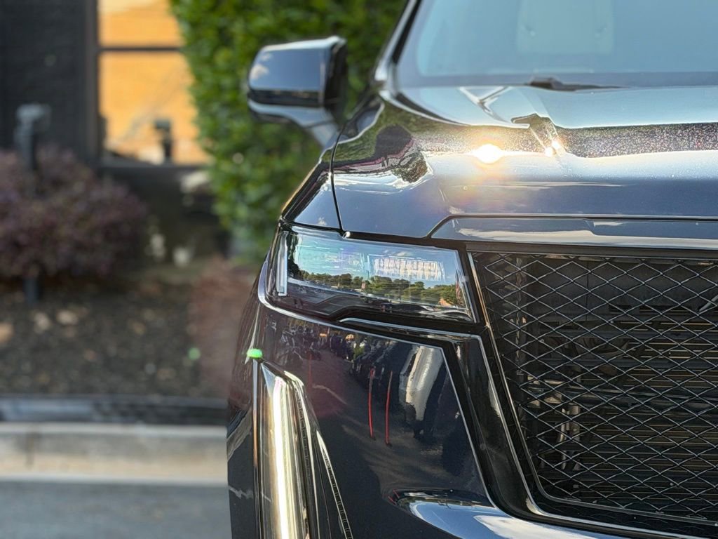 Used 2021 Cadillac Escalade ESV Sport Platinum AWD/4WD image 6
