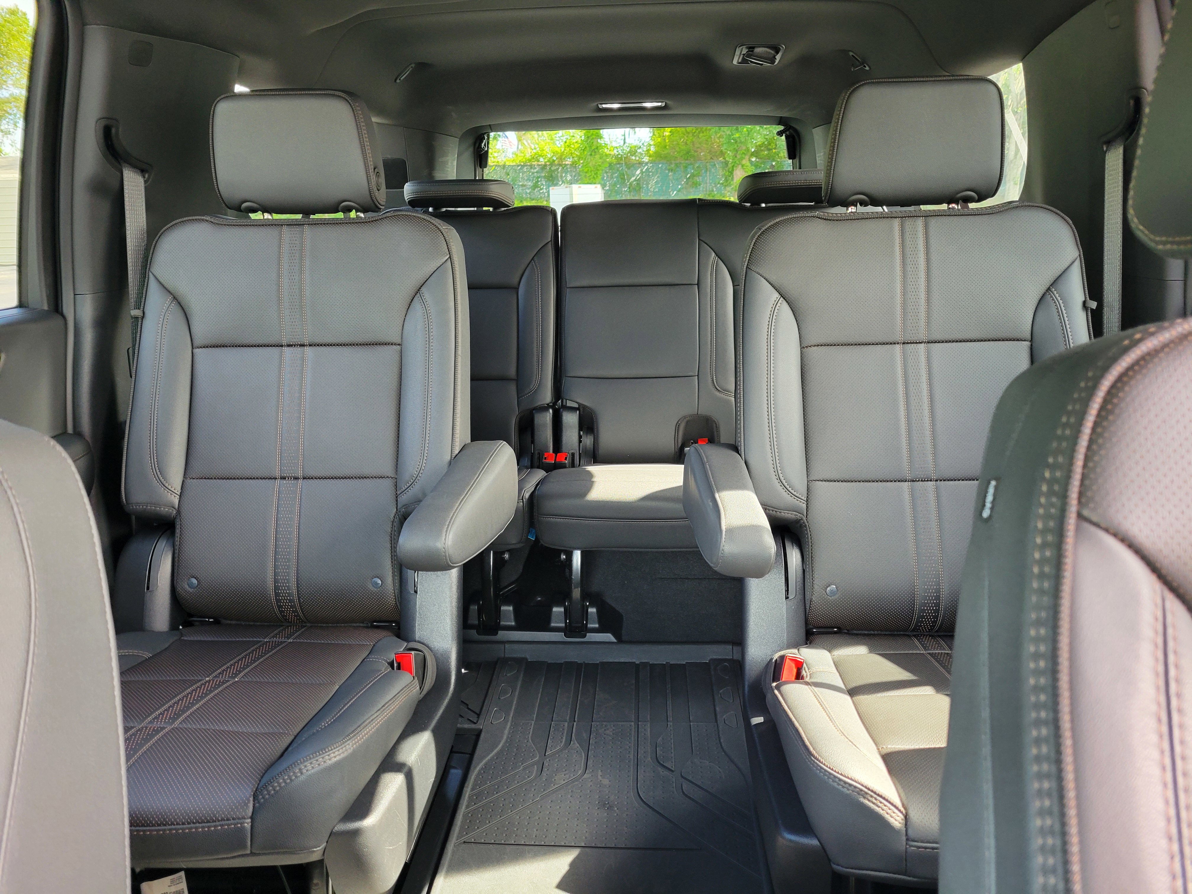 Certified 2025 Chevrolet Suburban High Country image 16