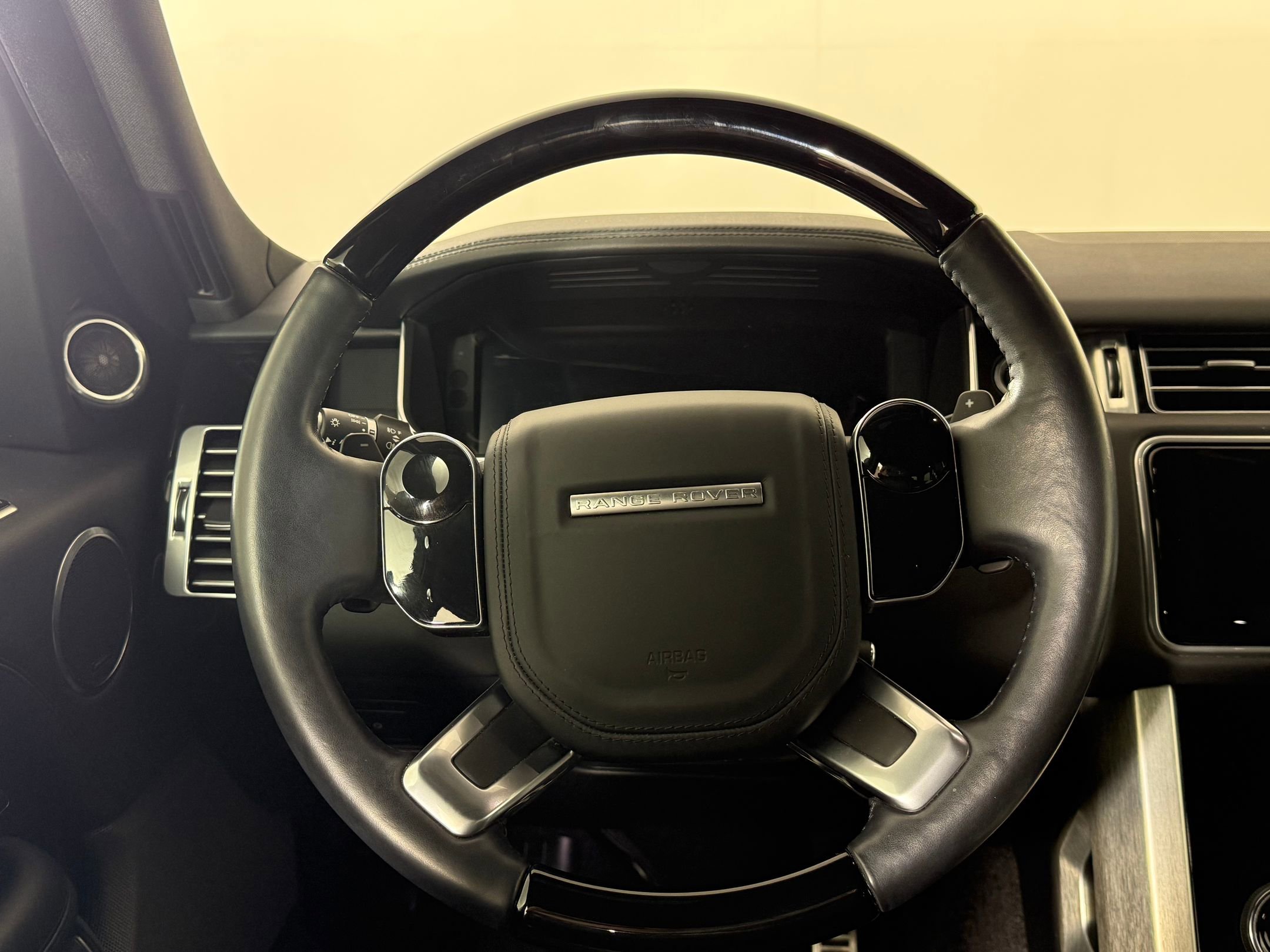 Used 2022 Land Rover Range Rover Westminster Edition image 14