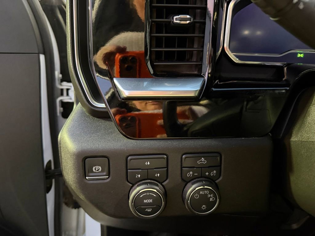 Used 2024 Chevrolet Silverado 2500 LT image 14