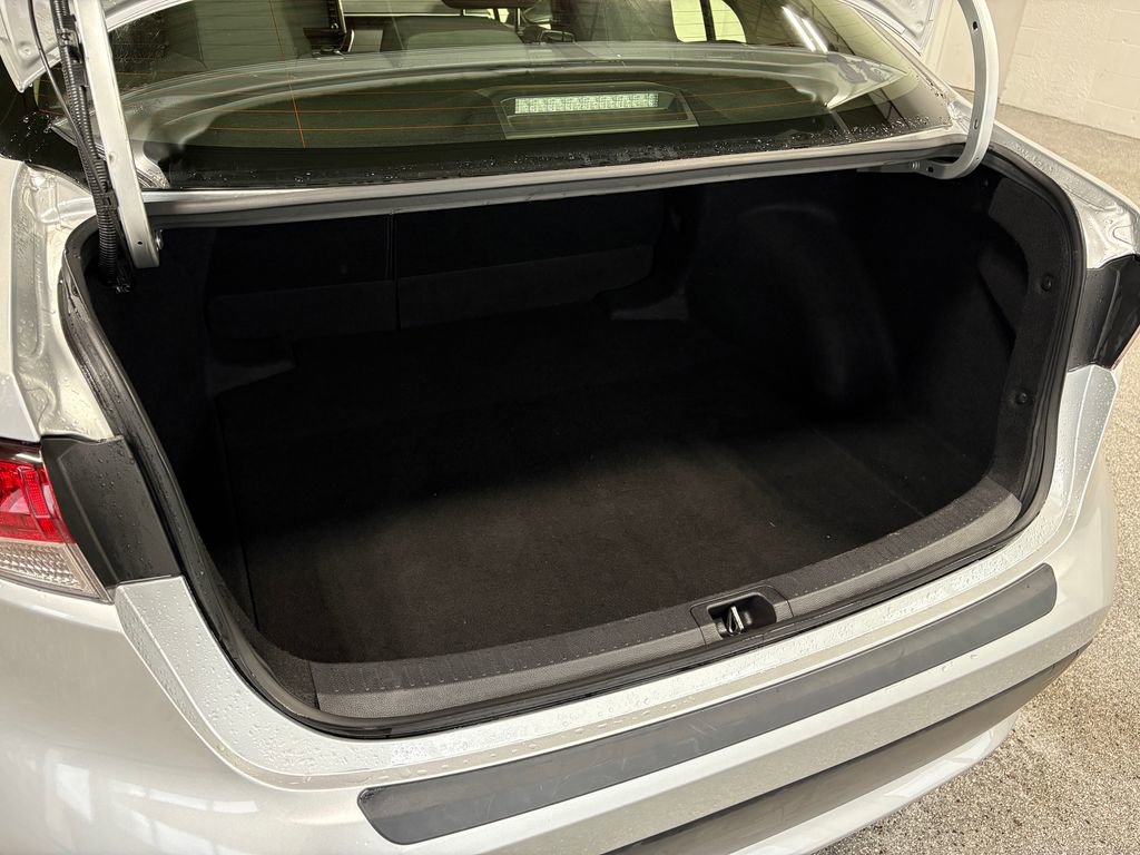 Used 2021 Toyota Corolla LE image 24