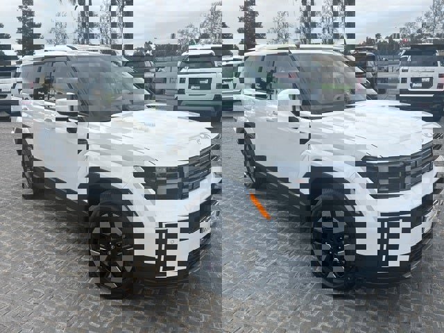 New 2026 Hyundai Santa Fe SE image 2
