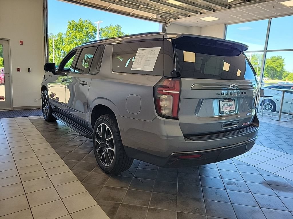 Used 2021 Chevrolet Suburban RST w/ Luxury Package AWD/4WD image 8