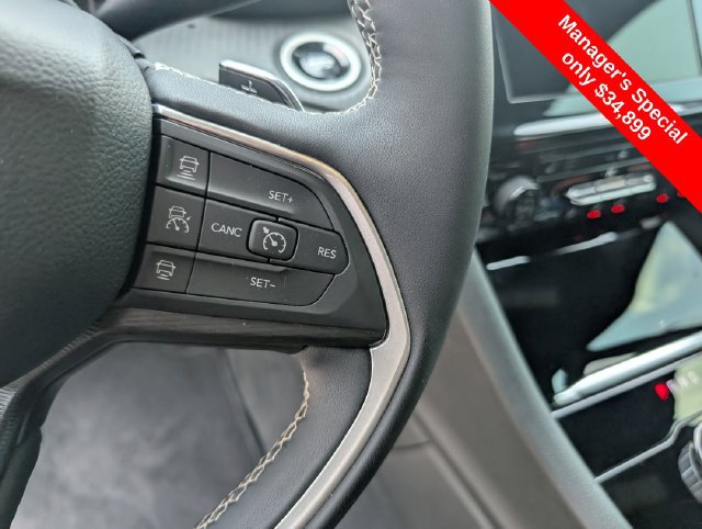 Used 2025 Jeep Grand Cherokee L Altitude AWD/4WD image 17