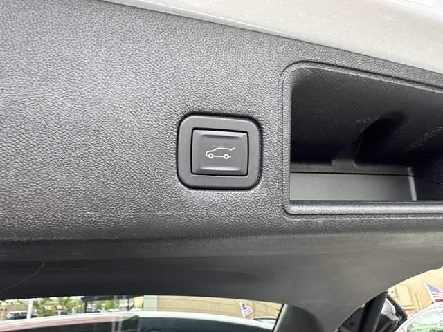Used 2019 GMC Terrain SLT w/ Preferred Package FWD image 18
