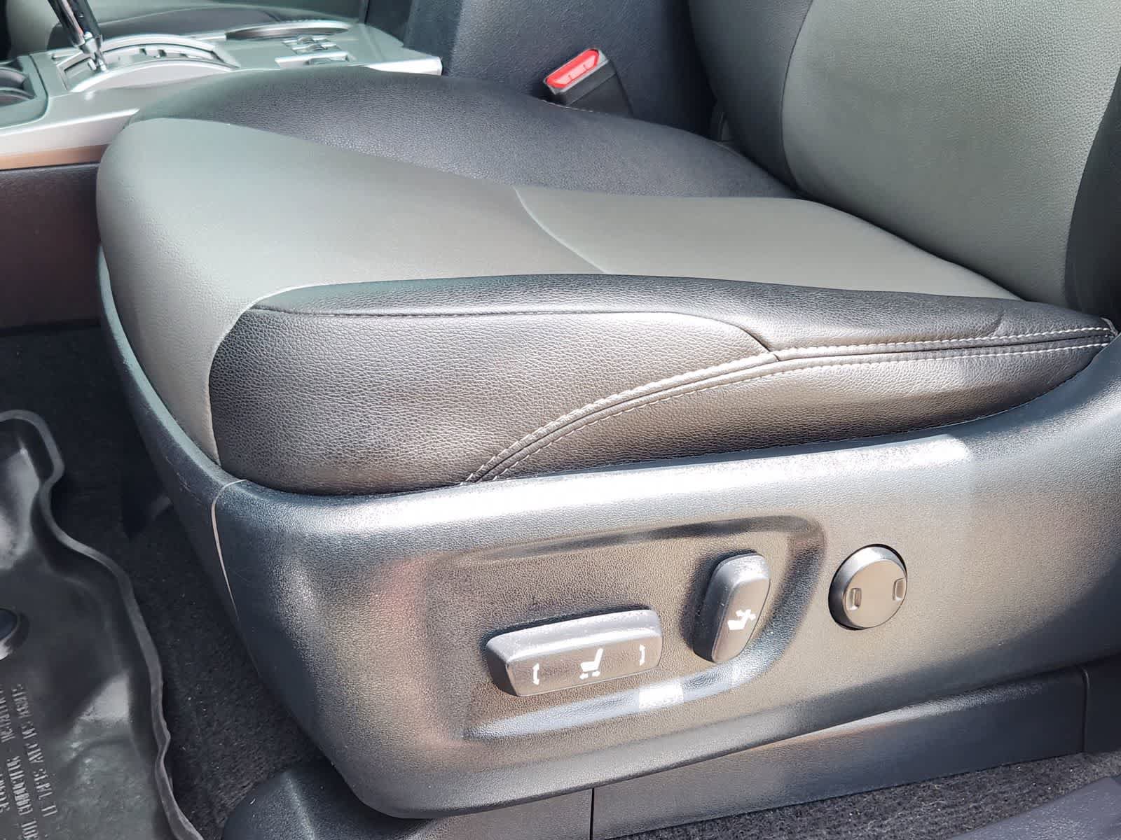 Used 2023 Toyota 4Runner SR5 Premium w/ Moonroof Package RWD image 23