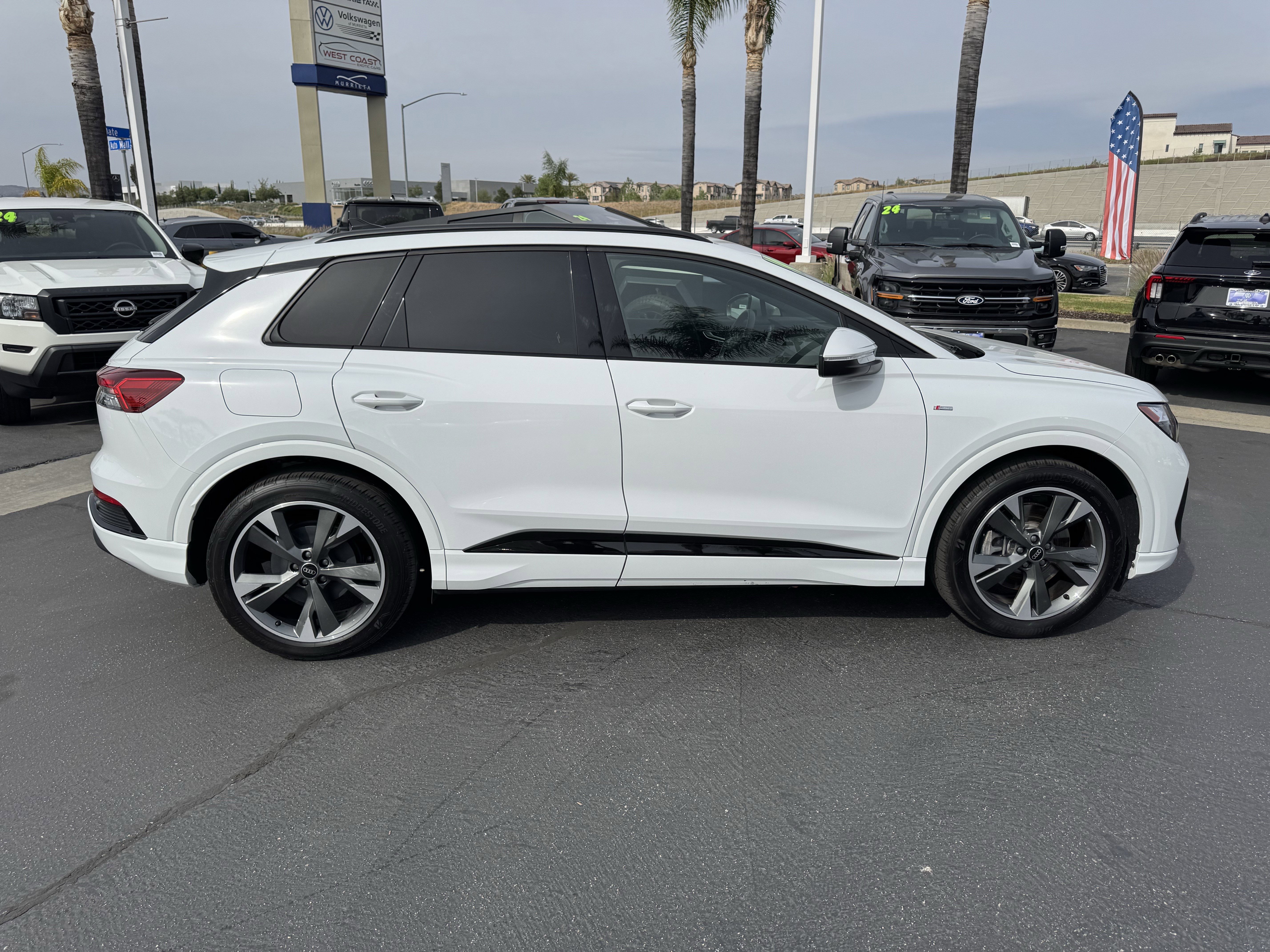 Used 2024 Audi Q4 e-tron Premium w/ Convenience Package image 11