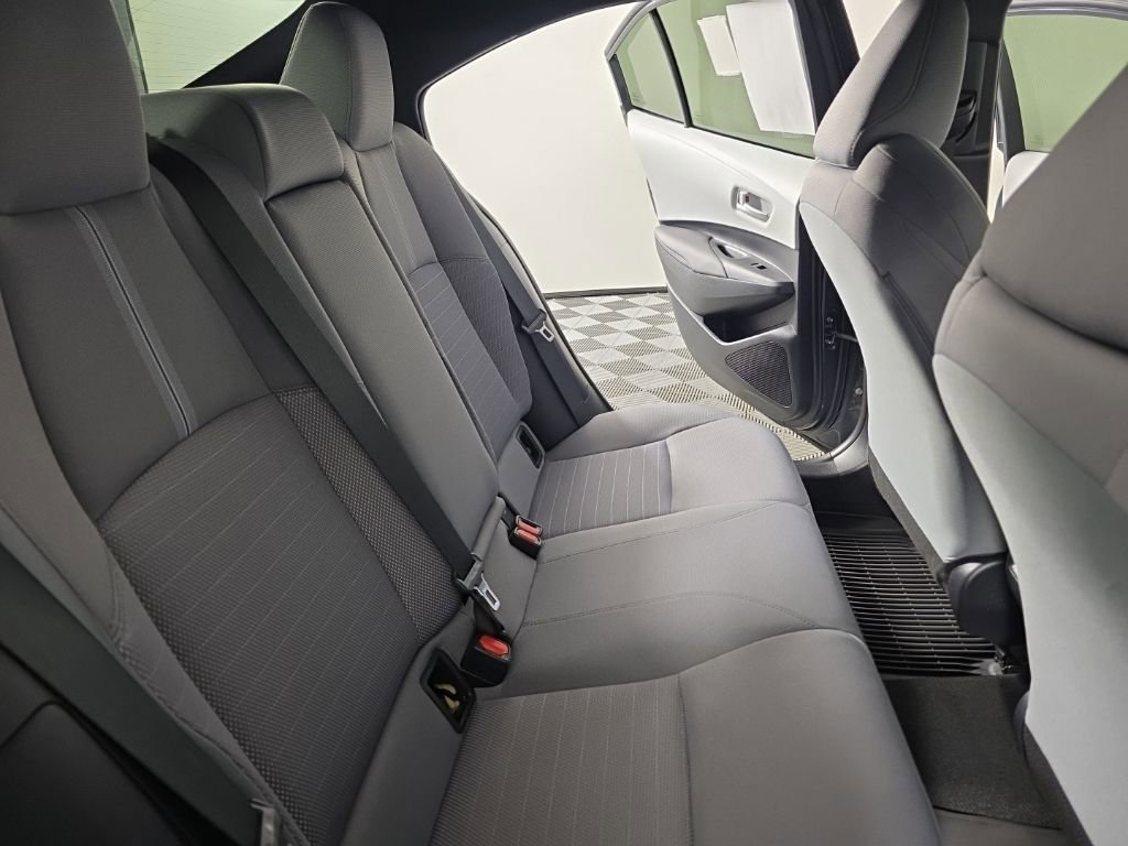 Used 2023 Toyota Corolla SE image 35