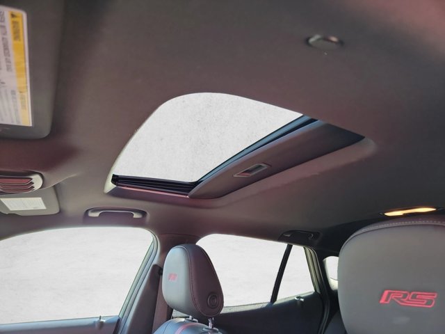Used 2024 Chevrolet Trax RS w/ Sunroof Package FWD image 16