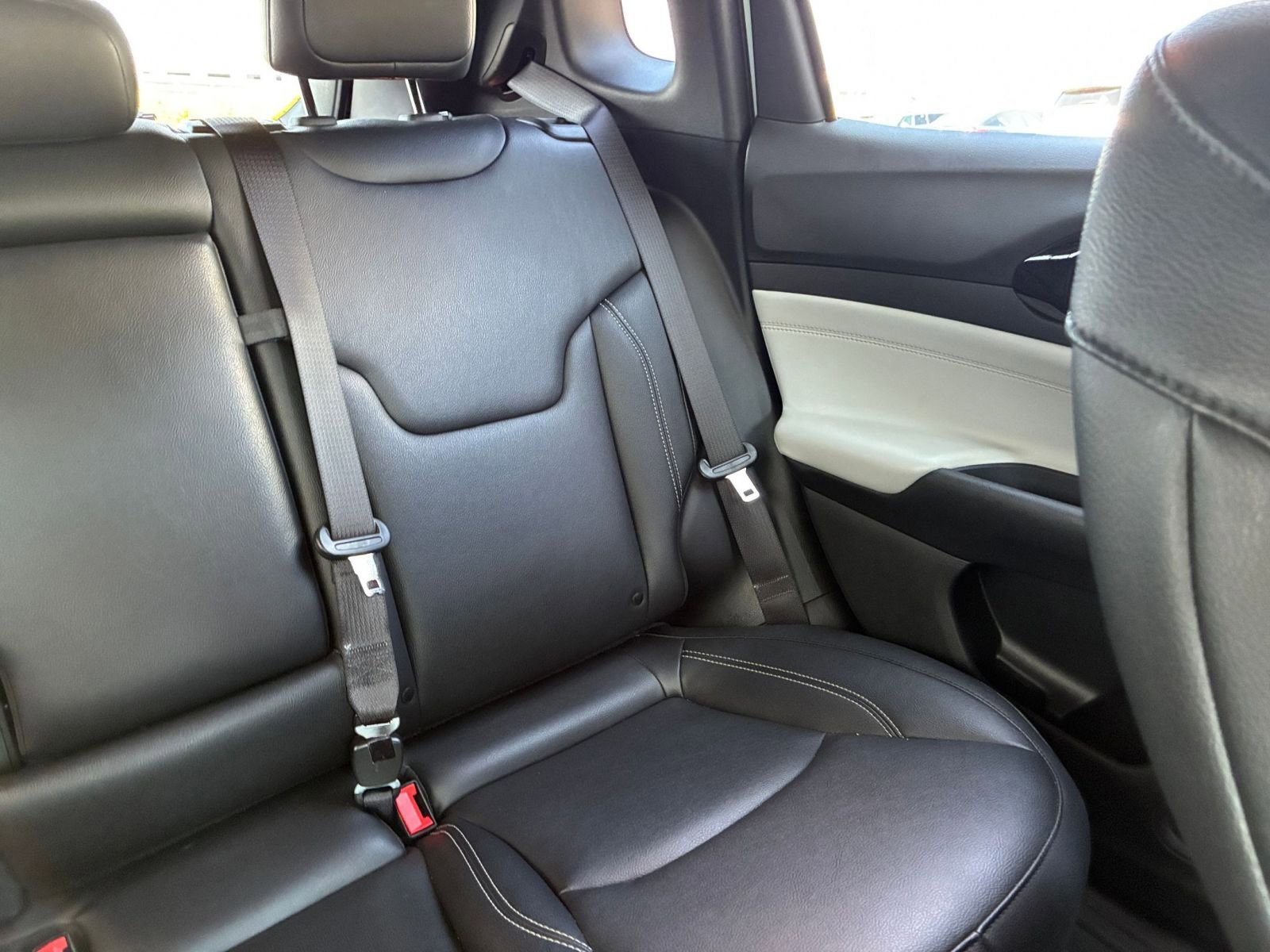 Used 2025 Jeep Compass Limited AWD/4WD image 38