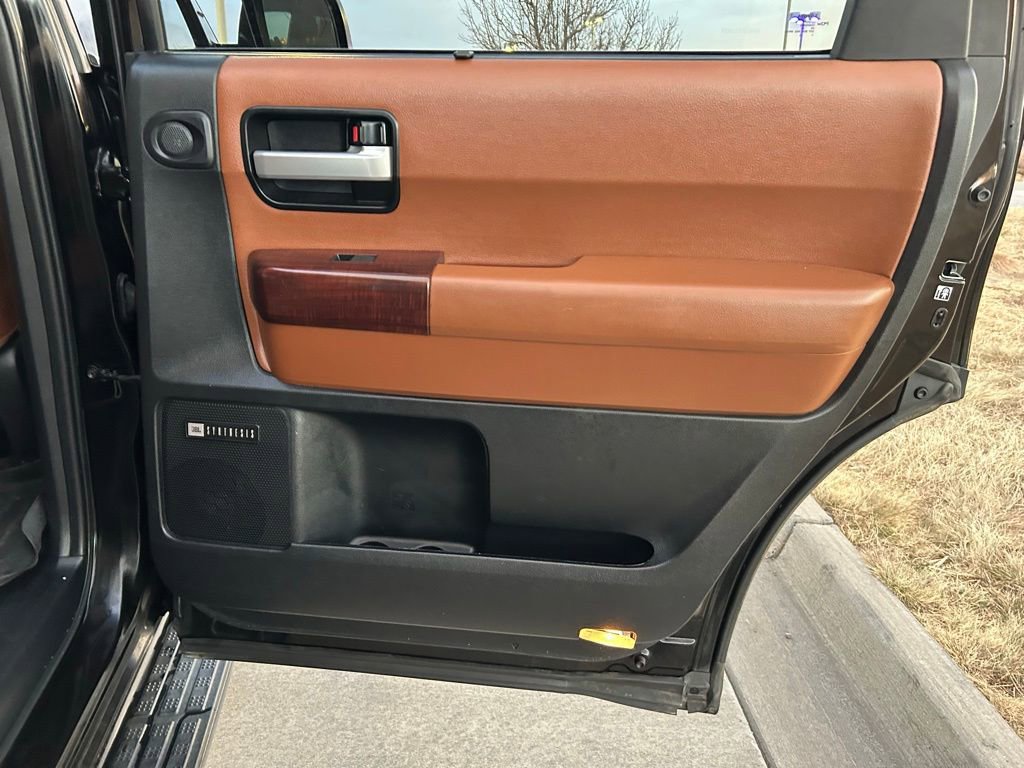 Used 2014 Toyota Sequoia Platinum image 22