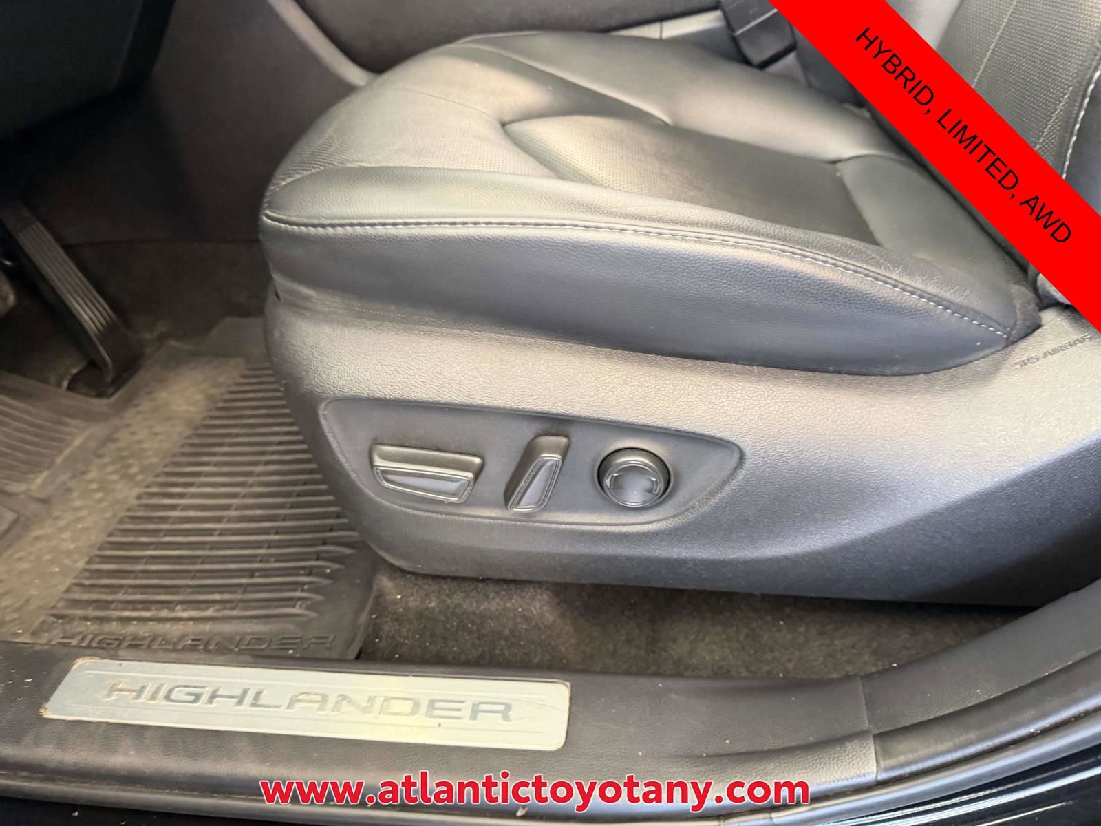 Used 2024 Toyota Highlander Limited image 17