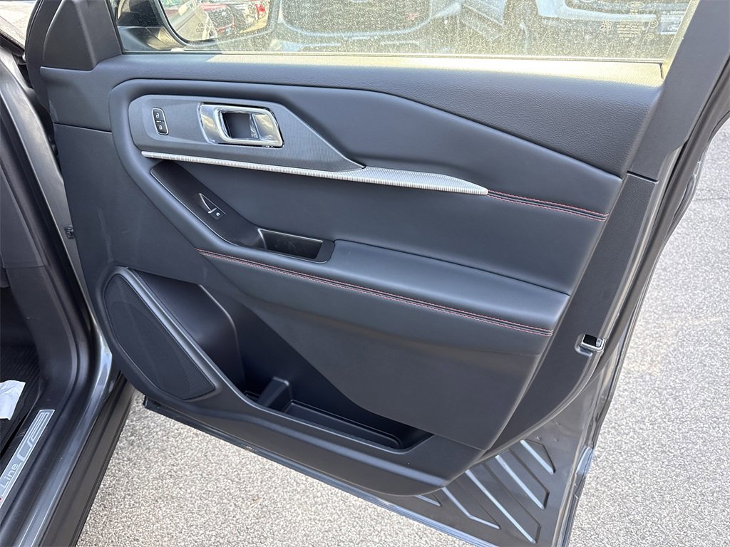 New 2026 Ford Explorer ST-Line w/ ST-Line Street Pack image 29